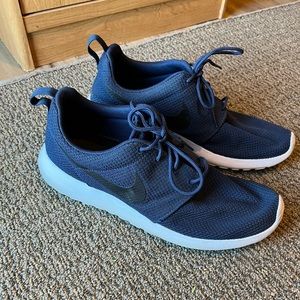 Navy Nike Roshe. Size 10.
